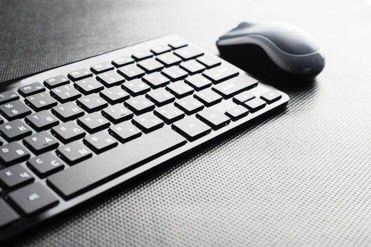 Ilustrasi keyboard (freepik.com/fabrikasimf)