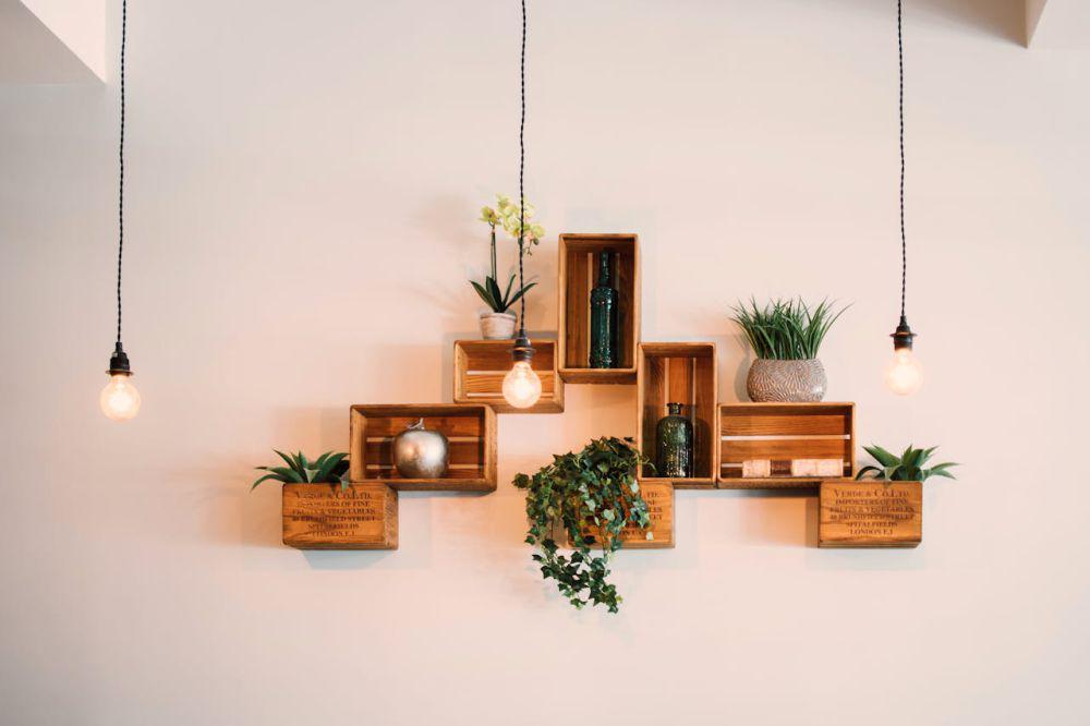 5 Plus Minus Floating Shelves dan Rak Biasa, Mana yang Lebih Baik?