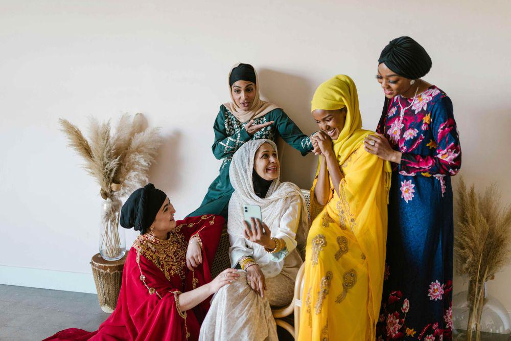8 Adab Bertamu saat Silaturahmi Lebaran yang Wajib Diketahui