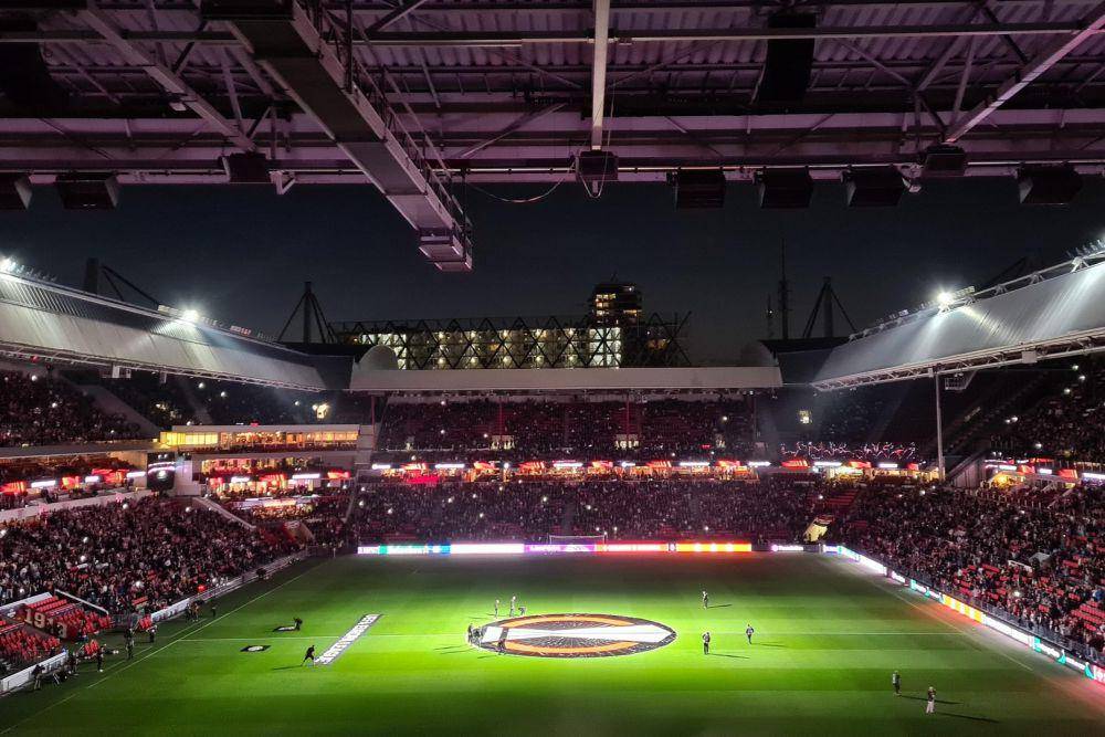Philips Stadion ketika menyelenggarakan Liga Europa (pixabay.com/Dirk van Gestel)
