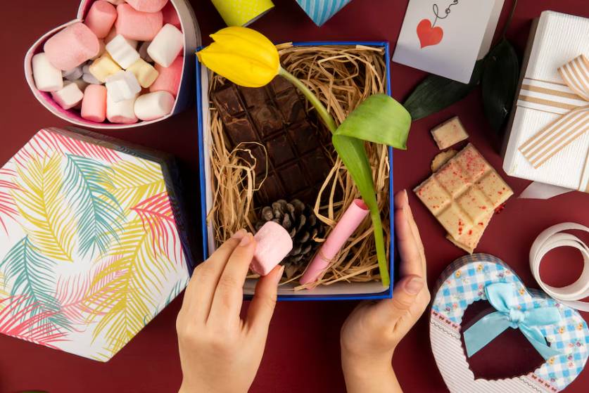 ilustrasi DIY parcel (freepik.com/stockking)