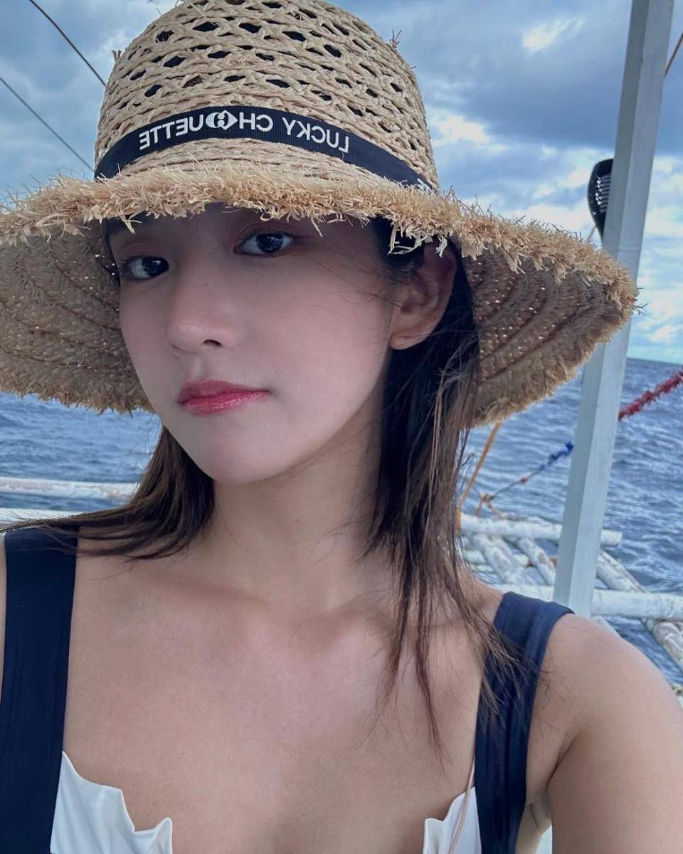 Exy WJSN (instagram.com/exy_s2)