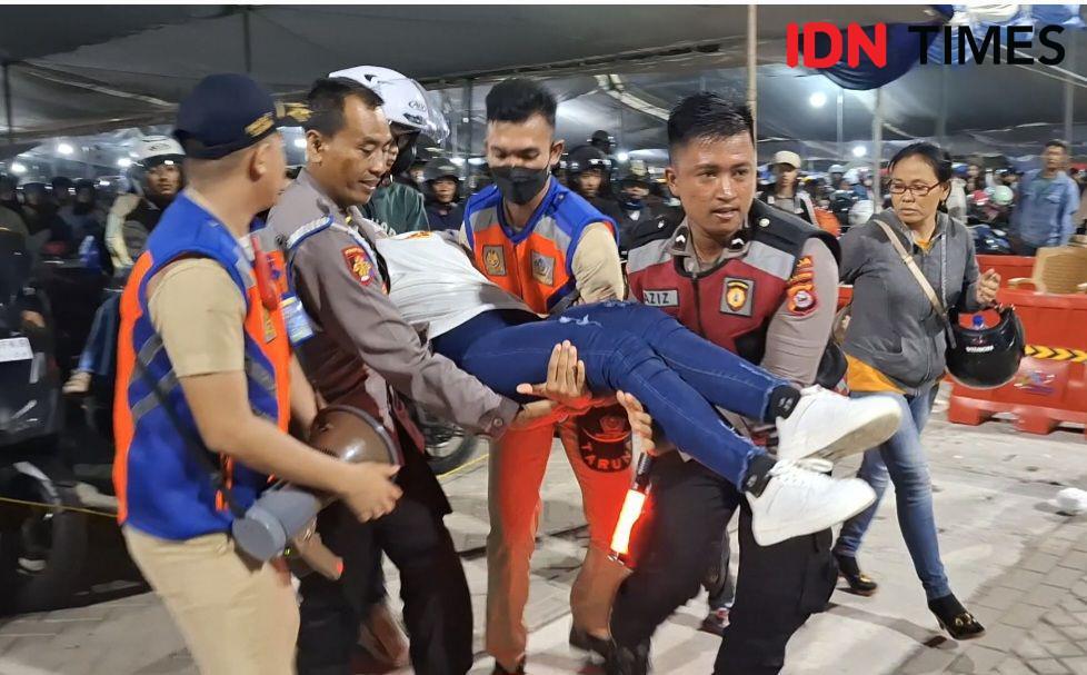 Berjam-jam Antre Masuk Kapal, Sejumlah Pemudik Motor Jatuh Pingsan