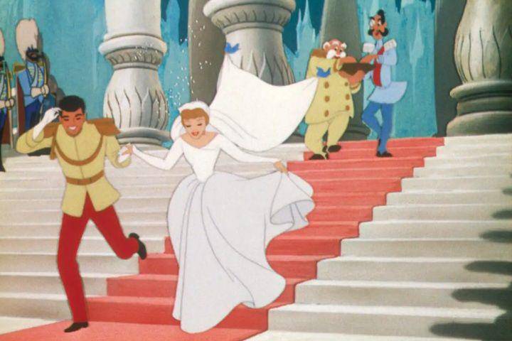 cuplikan adegan pernikahan dalam film animasi Cinderella (dok. Walt Disney Productions/Cinderella)