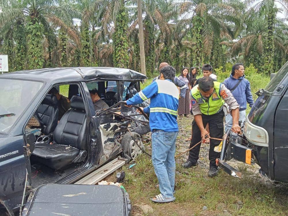 Pemudik dari Jakarta Kecelakaan di Jalintim Muba, 2 Tewas