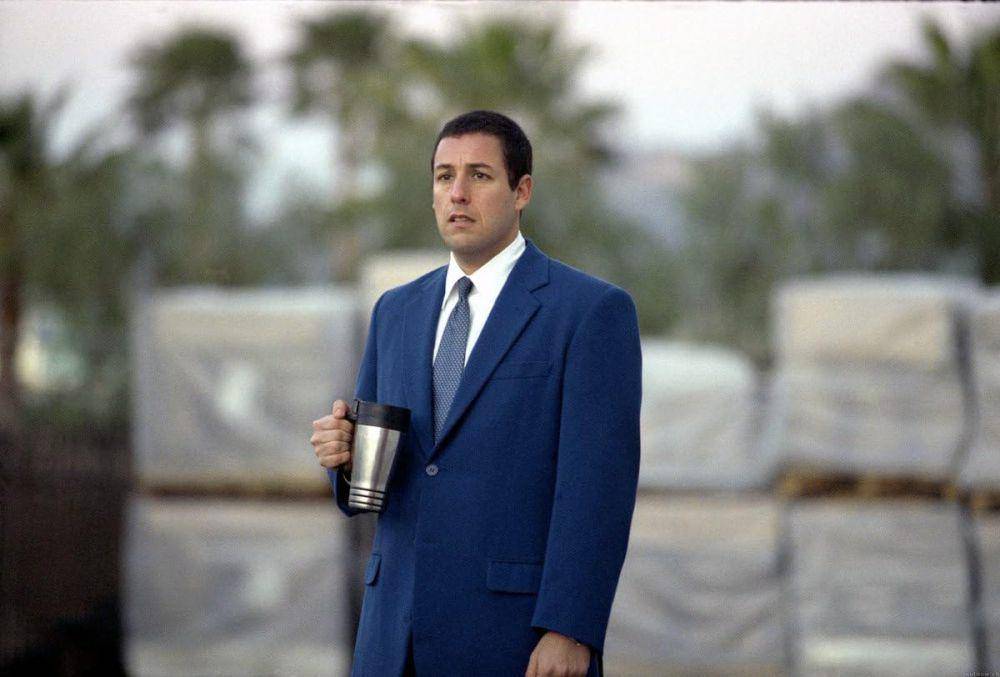 Adam Sandler di film Punch-Drunk Love (dok. Columbia Pictures/Punch-Drunk Love)