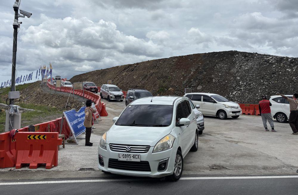 H-2 Lebaran, Exit Tol Tamanmartani Sleman Dipadati Kendaraan