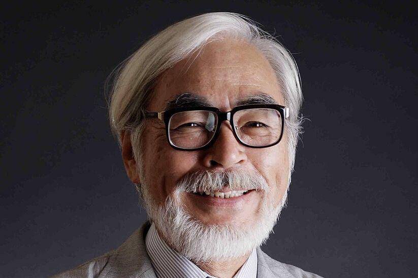 Hayao Miyazaki, pendiri Studio Ghibli, dianugerahi gelar Person of Cultural Merit pada akhir 2012. (大臣官房人事課, CC BY 4.0, via Wikimedia Commons)