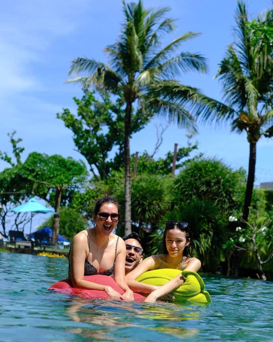 Darius Sinathrya dan keluarga di Bali (instagram.com/darius_sinathrya)