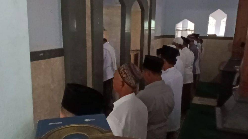 Jemaah pesantren Al Khoiriyah di Tulungagung menggelar Salat Ied hari ini. IDN Times/ Bramanta Pamungkas
