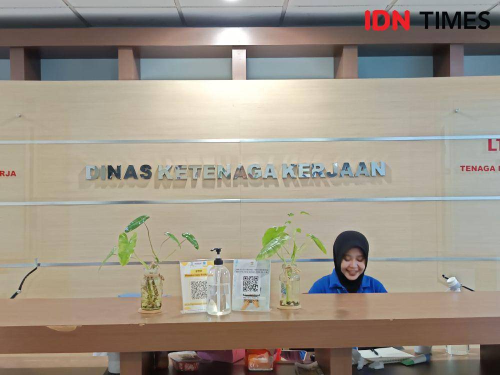 Disnaker Balikpapan belum membuka posko pengaduan penahanan ijazah. (IDN Times/Erik Alfian)