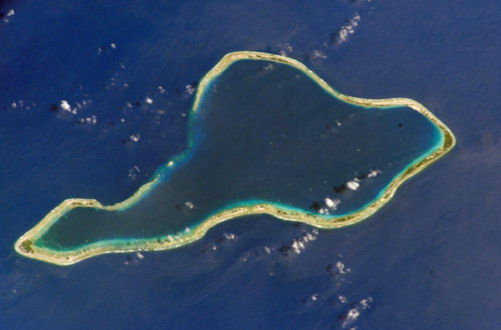 Moruroa Atoll dari atas udara (commons.wikimedia.org/NASA)