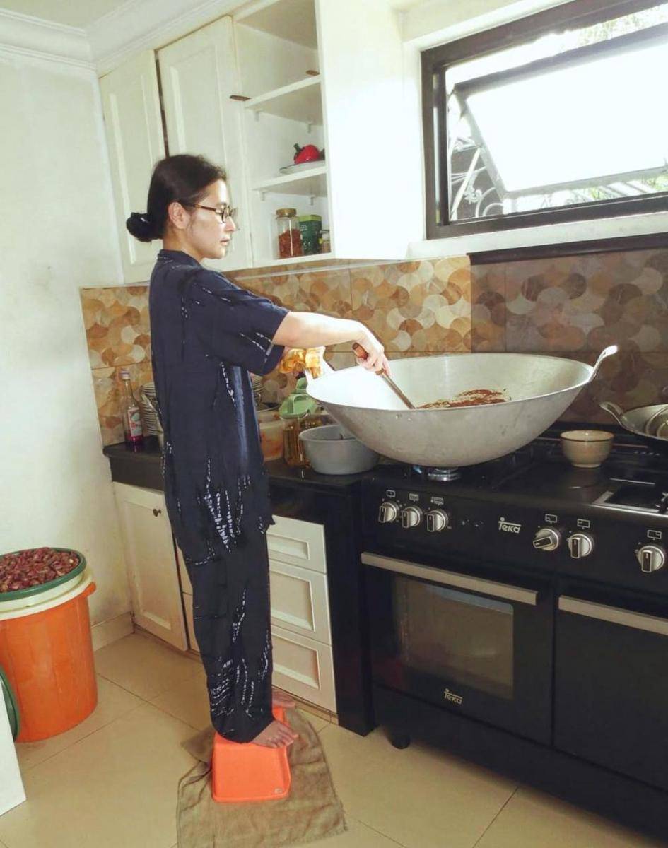 Artis masak jelang Lebaran 2025 (instagram.com/prillylatuconsina96)