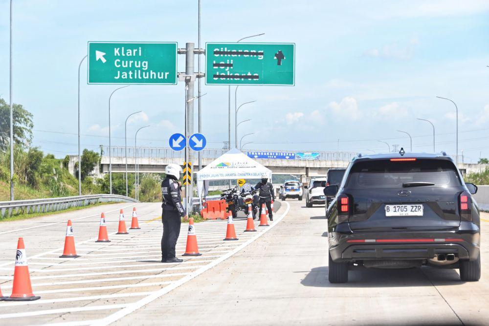 Jakarta-Cikampek Padat Merayap, Contraflow KM 55-65 Diberlakukan