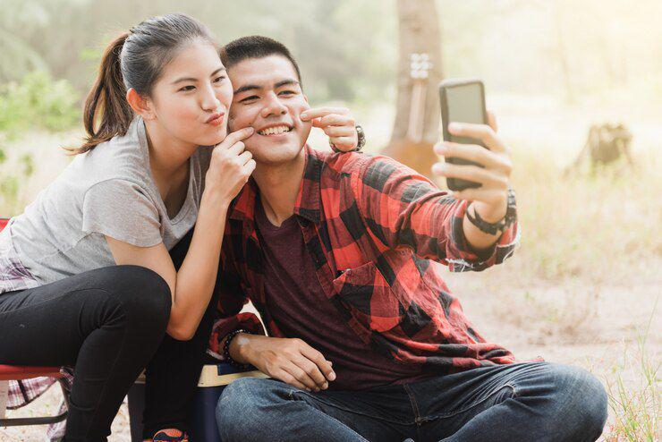 5 Alasan Kamu Bisa Fall in Love Sama Teman Dekat, Tanpa Disadari