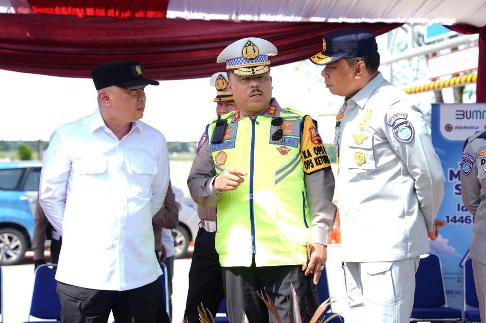 Kakorlantas Polri dan Menhub Resmi Tutup One Way Nasional