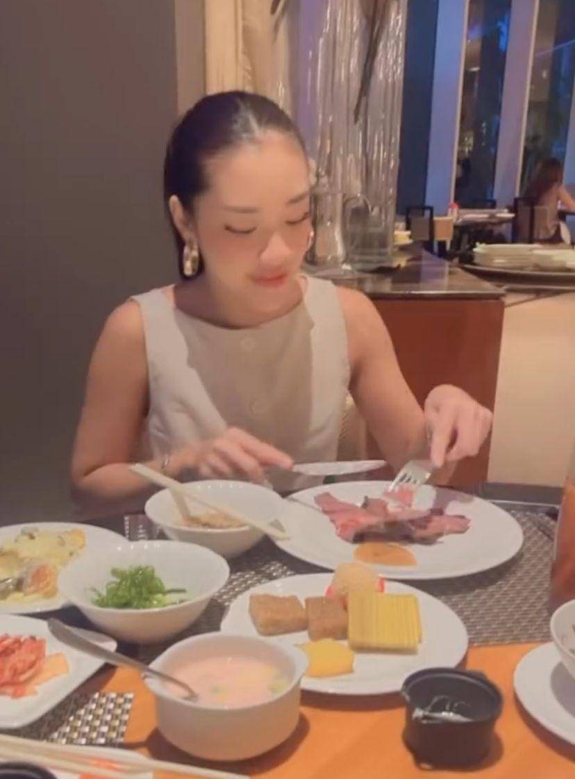 potret Iis Dahlia buka puasa bersama anak dan calon mantu (Instagram.com/isdadahlia)