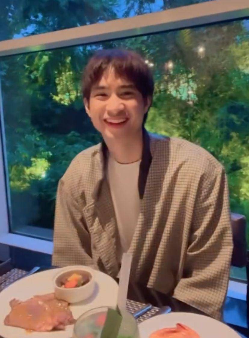 potret Iis Dahlia buka puasa bersama anak dan calon mantu (Instagram.com/isdadahlia)