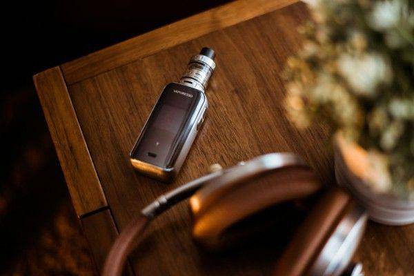 Ilustrasi rokok elektrik atau vape. (unsplash.com/Vaporesso)