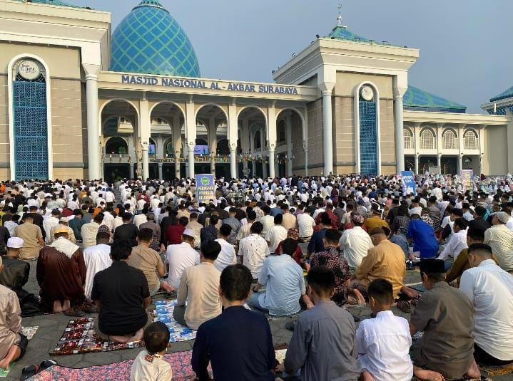 45 Ribu Orang Ikuti Salat Idulfitri di Masjid Al-Akbar Surabaya