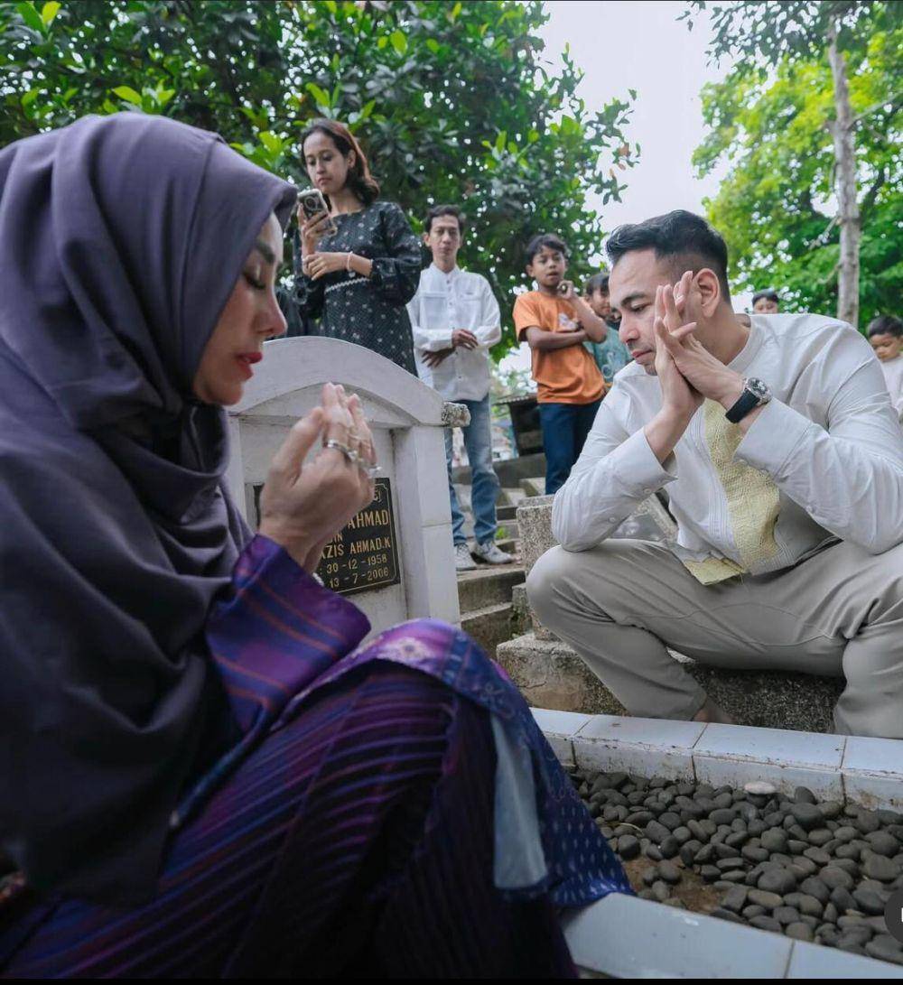 Raffi Ahmad ziarah ke makam ayah (instagram.com/raffinagita1717)