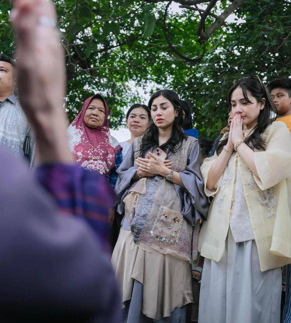 Raffi Ahmad ziarah ke makam ayah (instagram.com/raffinagita1717)