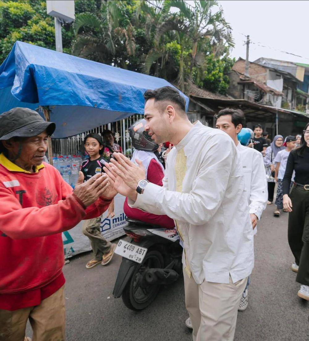 Raffi Ahmad ziarah ke makam ayah (instagram.com/raffinagita1717)