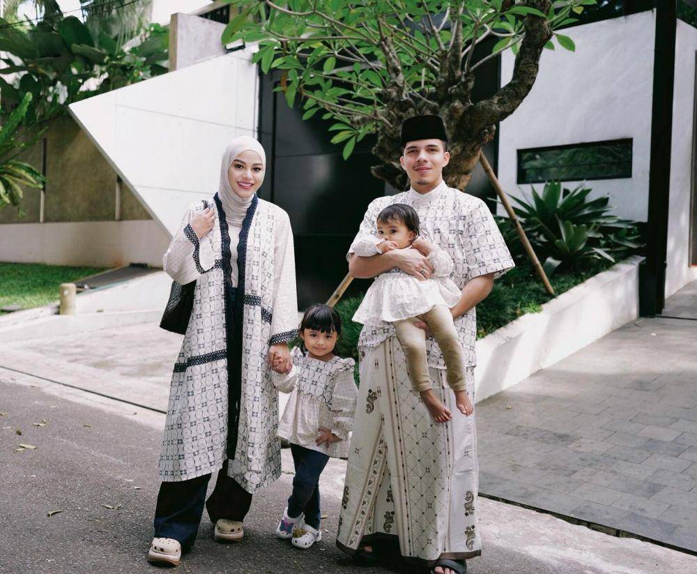 gaya Lebaran keluarga artis (instagram.com/attahalilintar)