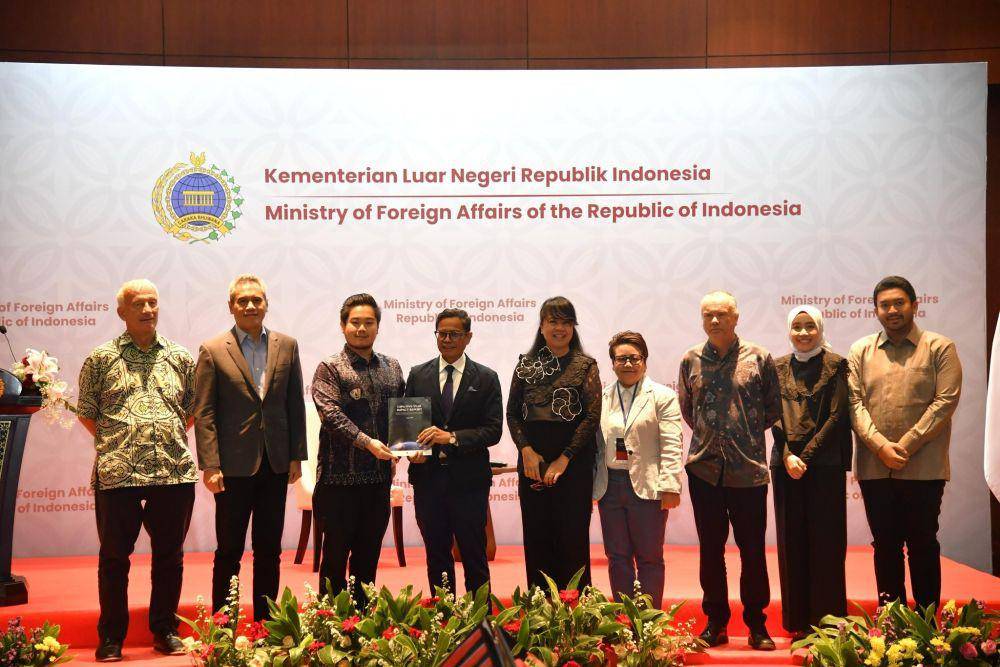 Diplomat perempuan Indonesia. (X/@Kemlu_RI)