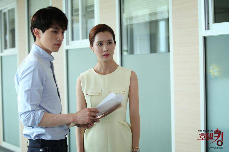 cuplikan Lee Dong Wook dan Lee Da Hae di drama Hotel King (dok. MBC/Hotel King)