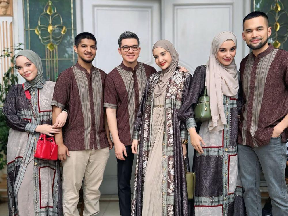 7 Potret Zaskia Sungkar Rayakan Lebaran 2025 dengan Keluarga Besar