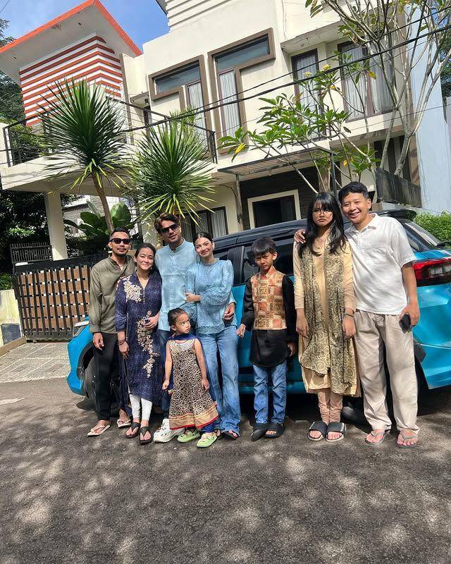 potret Ratu Sofya rayakan Lebaran 2025 bersama keluarga Cornelio Sunny (Instagram.com/corneliosunny)