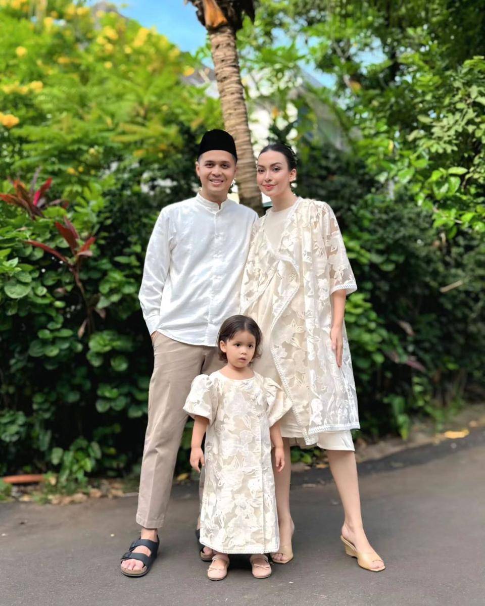 gaya Lebaran keluarga artis (instagram.com/karinanadila8921)