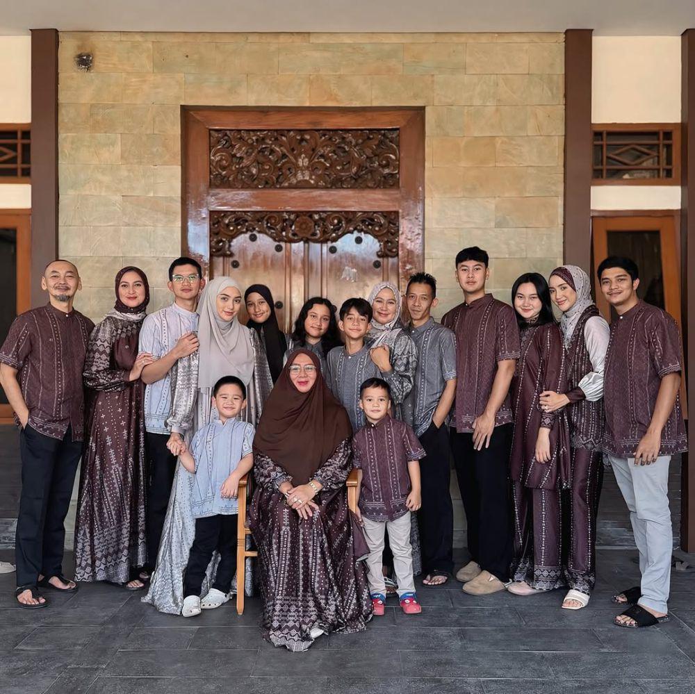 7 Potret Citra Kirana Rayakan Lebaran 2025, Ramai Kumpul Keluarga!