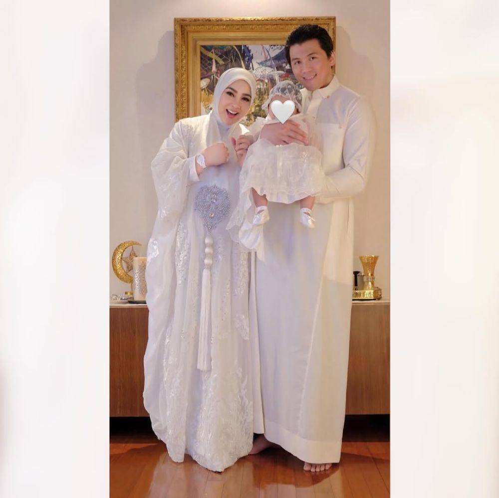 Syahrini (instagram.com/princessyahrini)