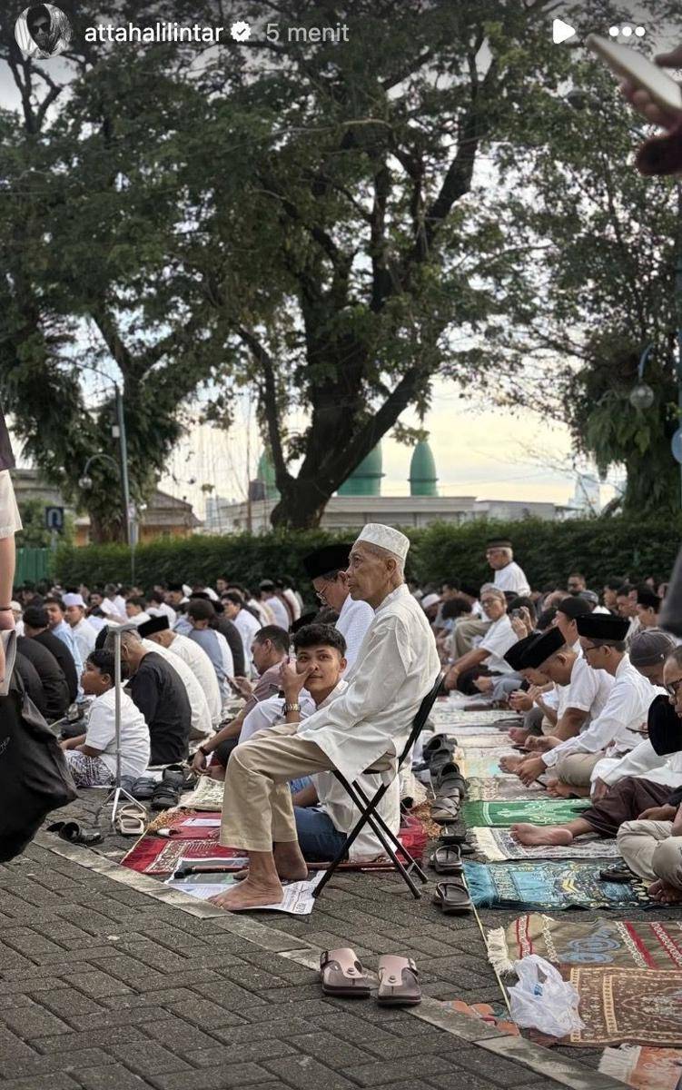 momen artis Salat Id 2025 (instagram.com/thariqhalilintar)