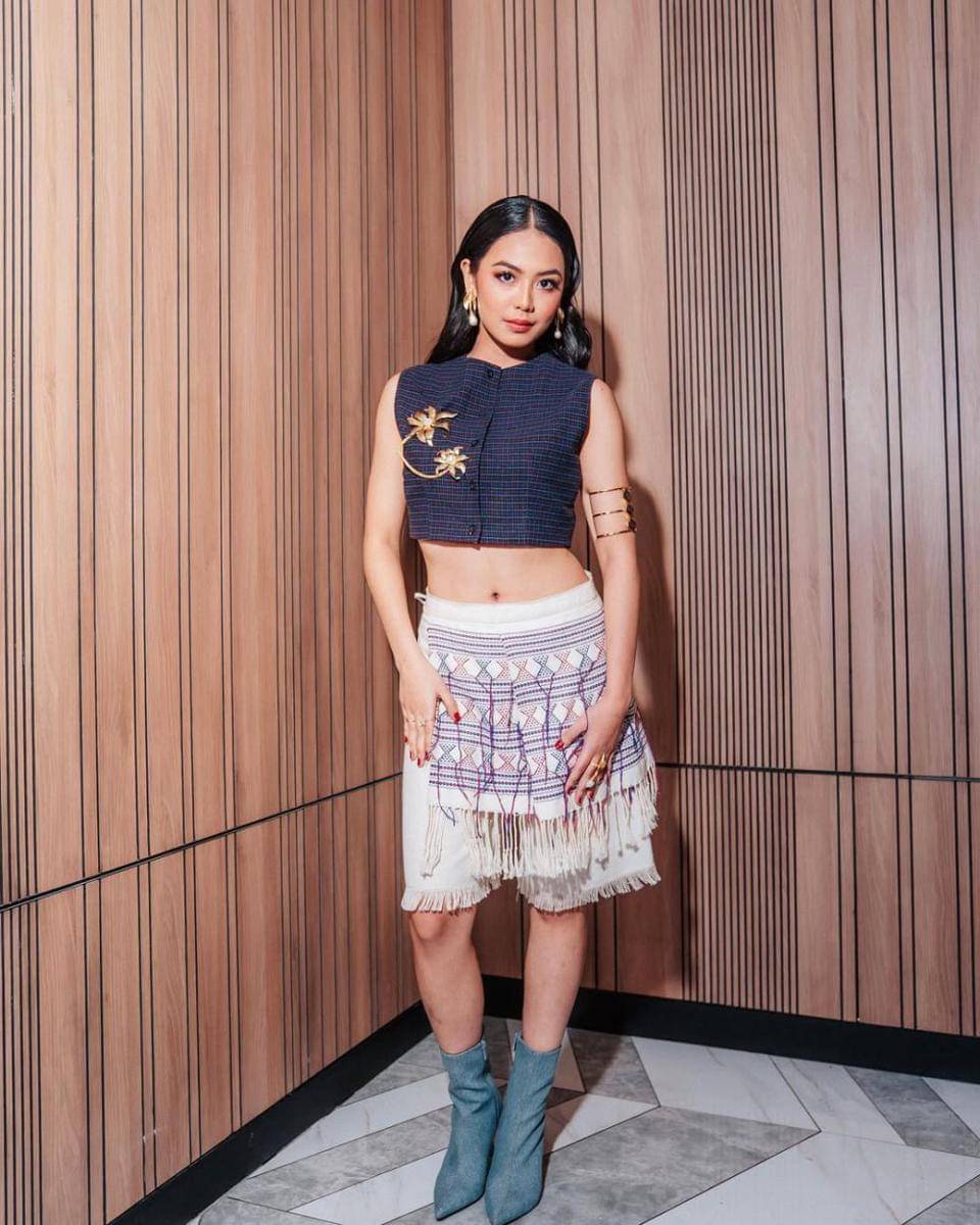 gaya OOTD ala pemain film 'Pabrik Gula' (instagram.com/azela.putri)