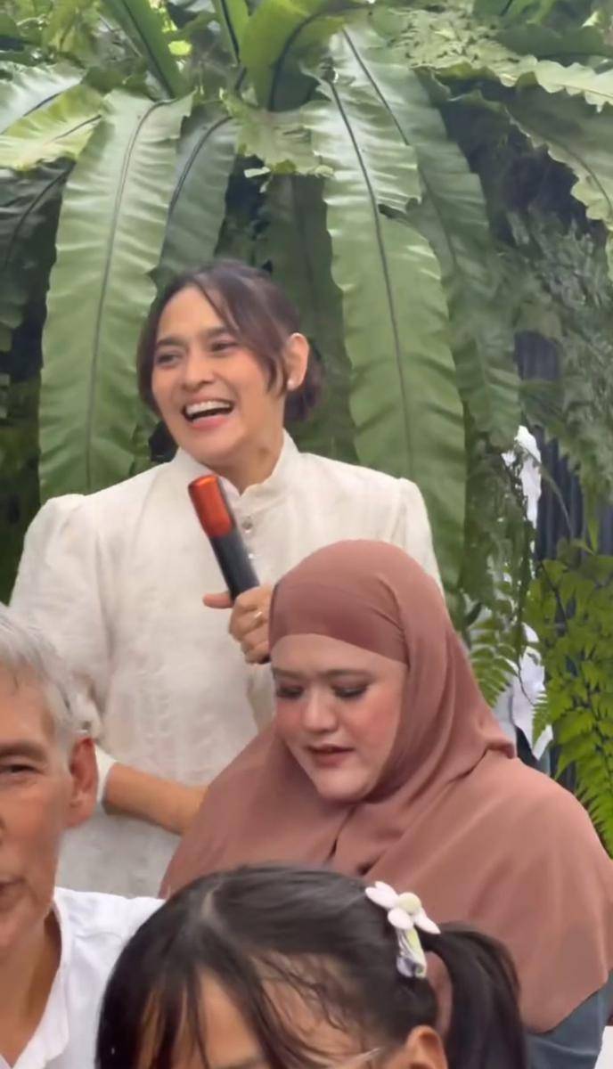 potret Sha Ine Febriyanti dalam momen lebaran Idulfitri bersama keluarga besar. (instagram.com/yunishara36)