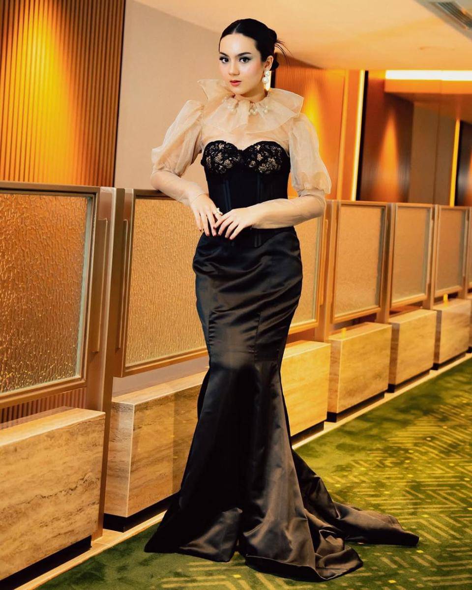 gaya OOTD ala pemain film 'Pabrik Gula' (instagram.com/ersyaurel)