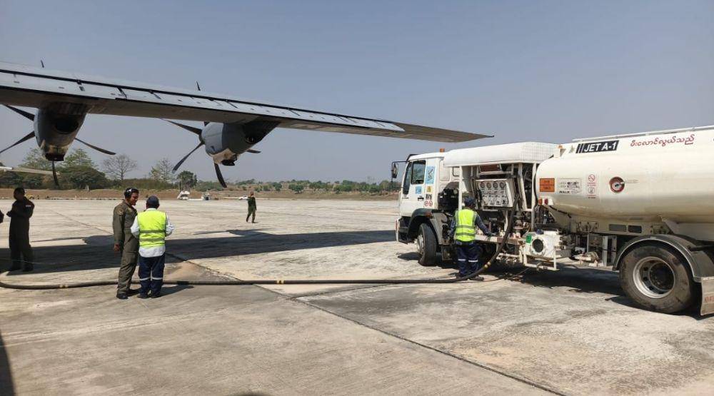 Kloter pertama bantuan kemanusiaan dari Indonesia tiba di Bandara Naypytaw, Myanmar. (Dokumentasi Kementerian Pertahanan)