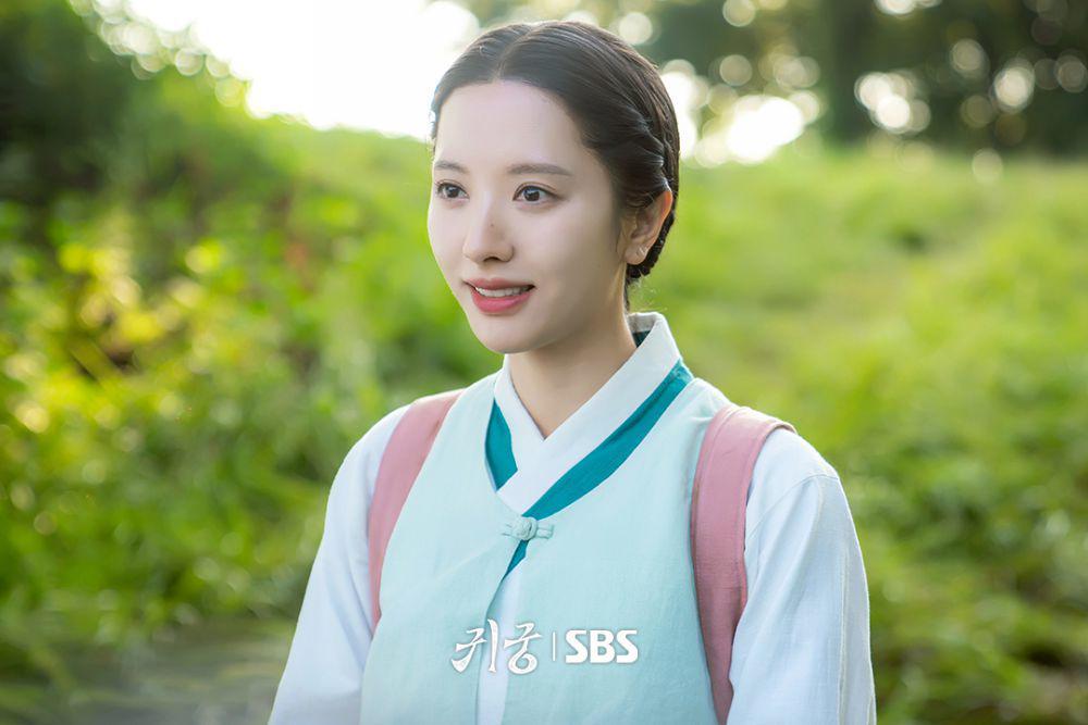 7 Cuplikan Karakter Kim Ji Yeon di The Haunted Palace, Jadi Dukun?