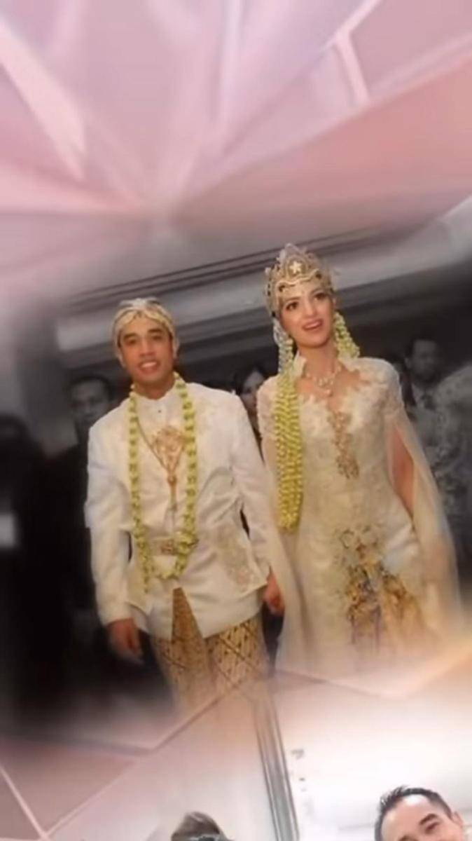 Anniversary Nia Ramadhani dan Ardi Bakrie (Instagram.com/ramadhaniabakrie)