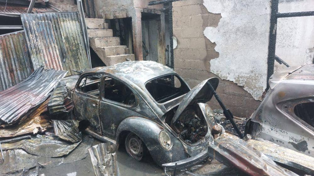 Mobil yang terbakar (Foto: Damkar Padang)