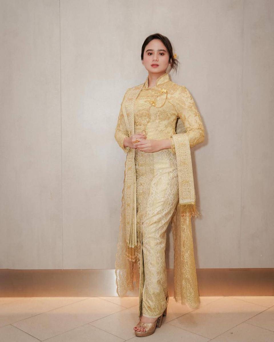 inspirasi style etnik ala Tissa Biani (instagram.com/tissabiani)