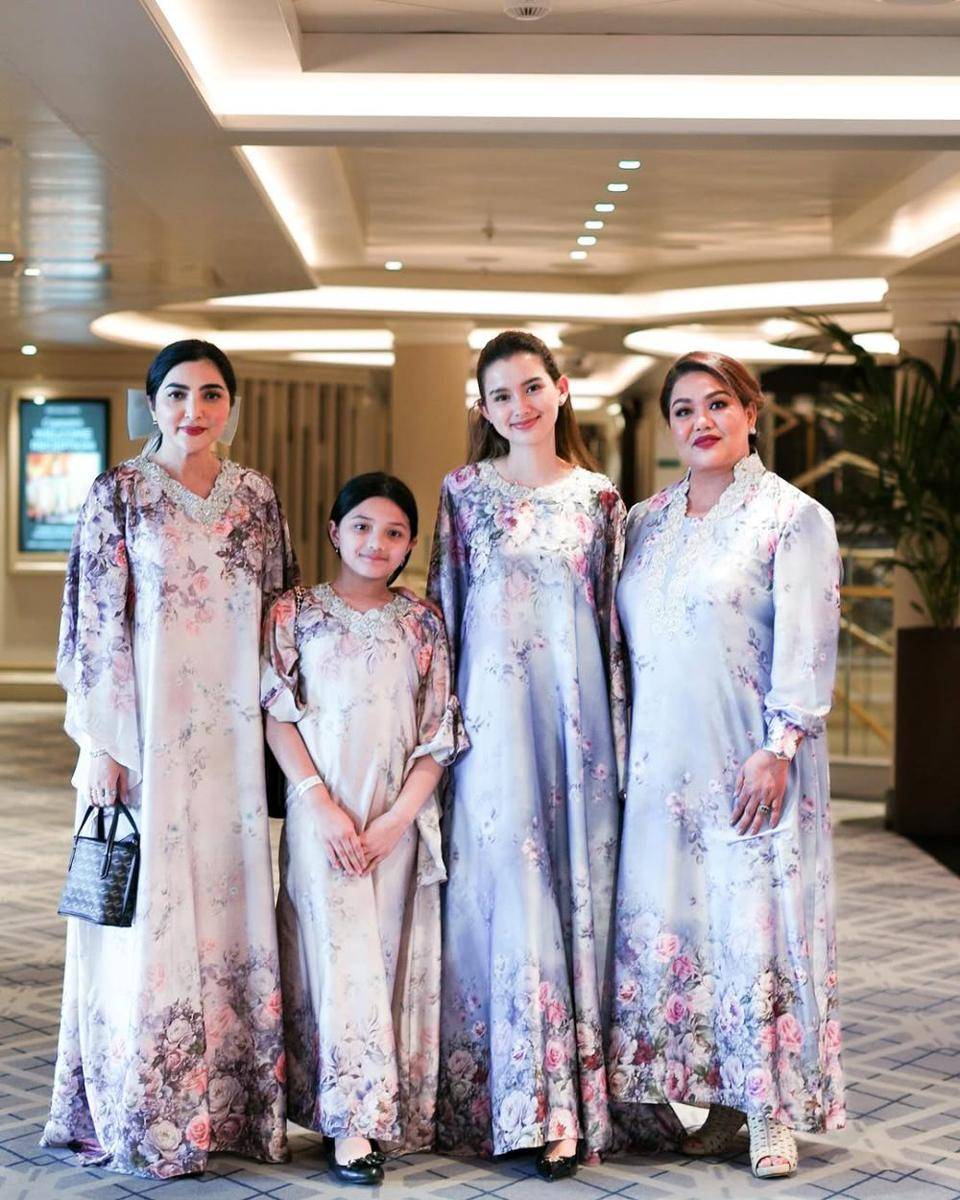 potret keluarga Azriel dan Sarah Menzel (instagram.com/ashanty_ash)