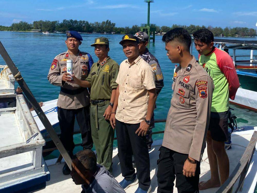 Pengawasan terhadap wisatawan di Karimunjawa. (IDN Times/Dok Balai Taman Nasional Karimunjawa)