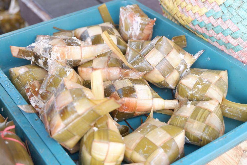 Ilustrasi masakan ketupat (commons.wikimedia.org/Wadaihangit)
