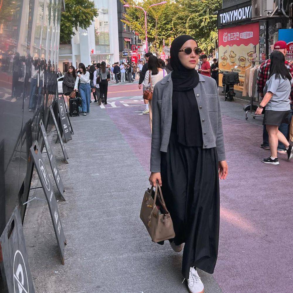 ide OOTD hangout ala Nina Zatulini (instagram.com/ninazatulini22)