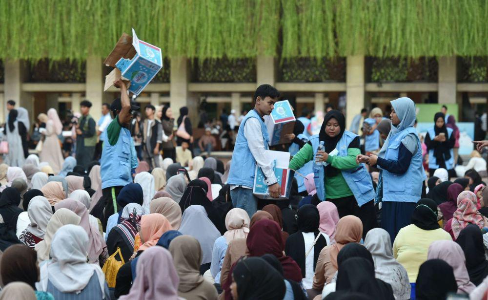 Selama Ramadan, Le Minerale Berbagi Berkah di 108 Masjid