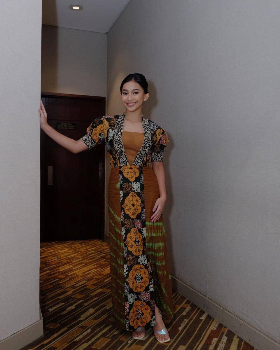 OOTD Pemain Film Norma: Antara Mertua dan Menantu (@stefanmotret via instagram.com/neysachandria)